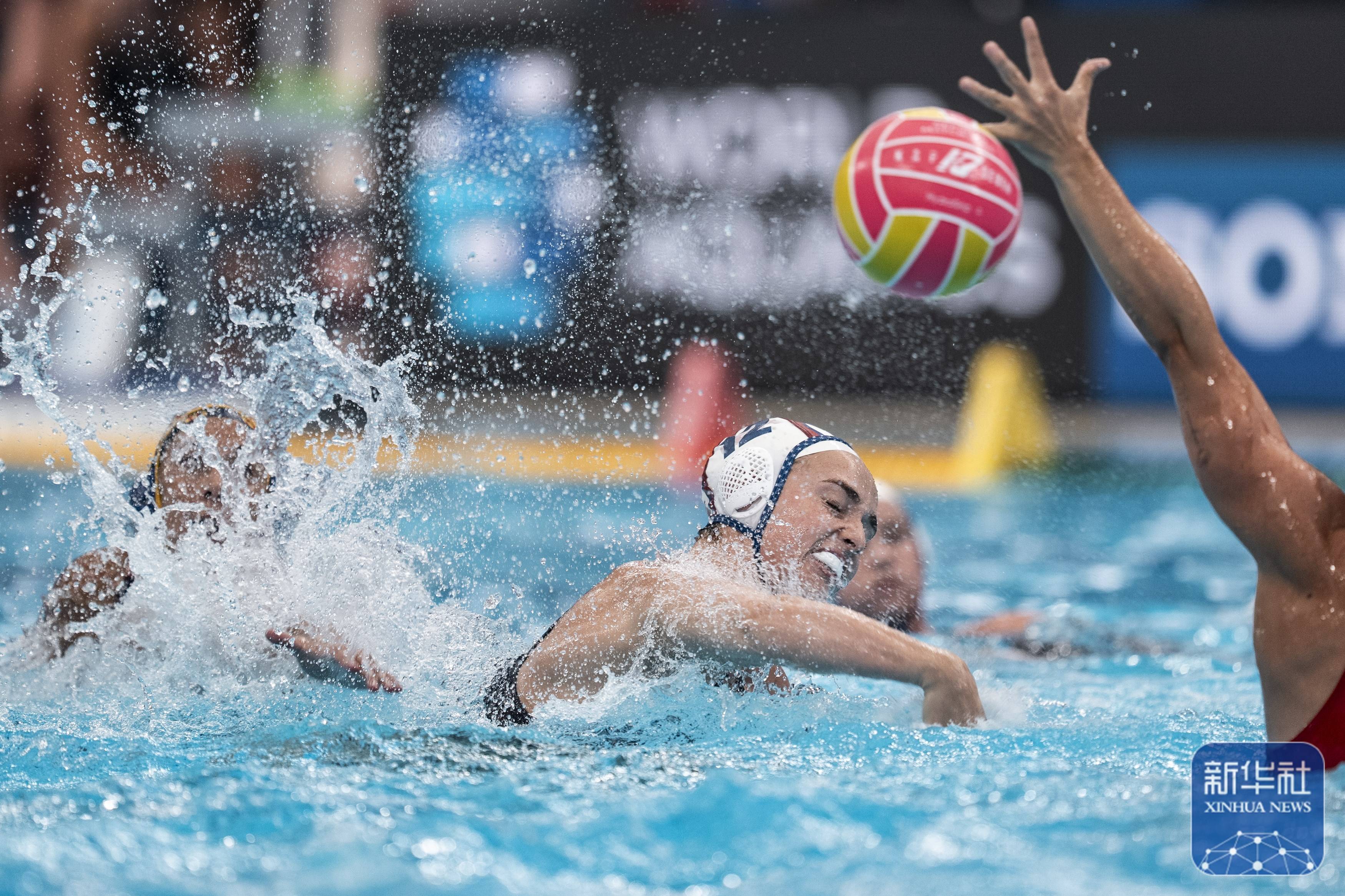 游泳选手爆冷获胜，专家预测失准