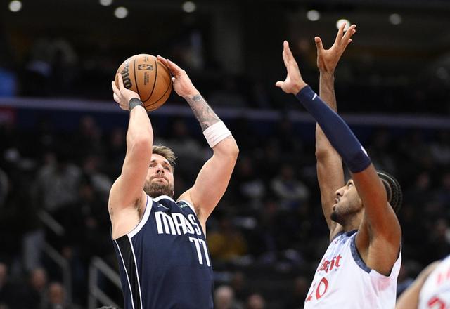 江苏队翻盘独行侠，东契奇状态火热