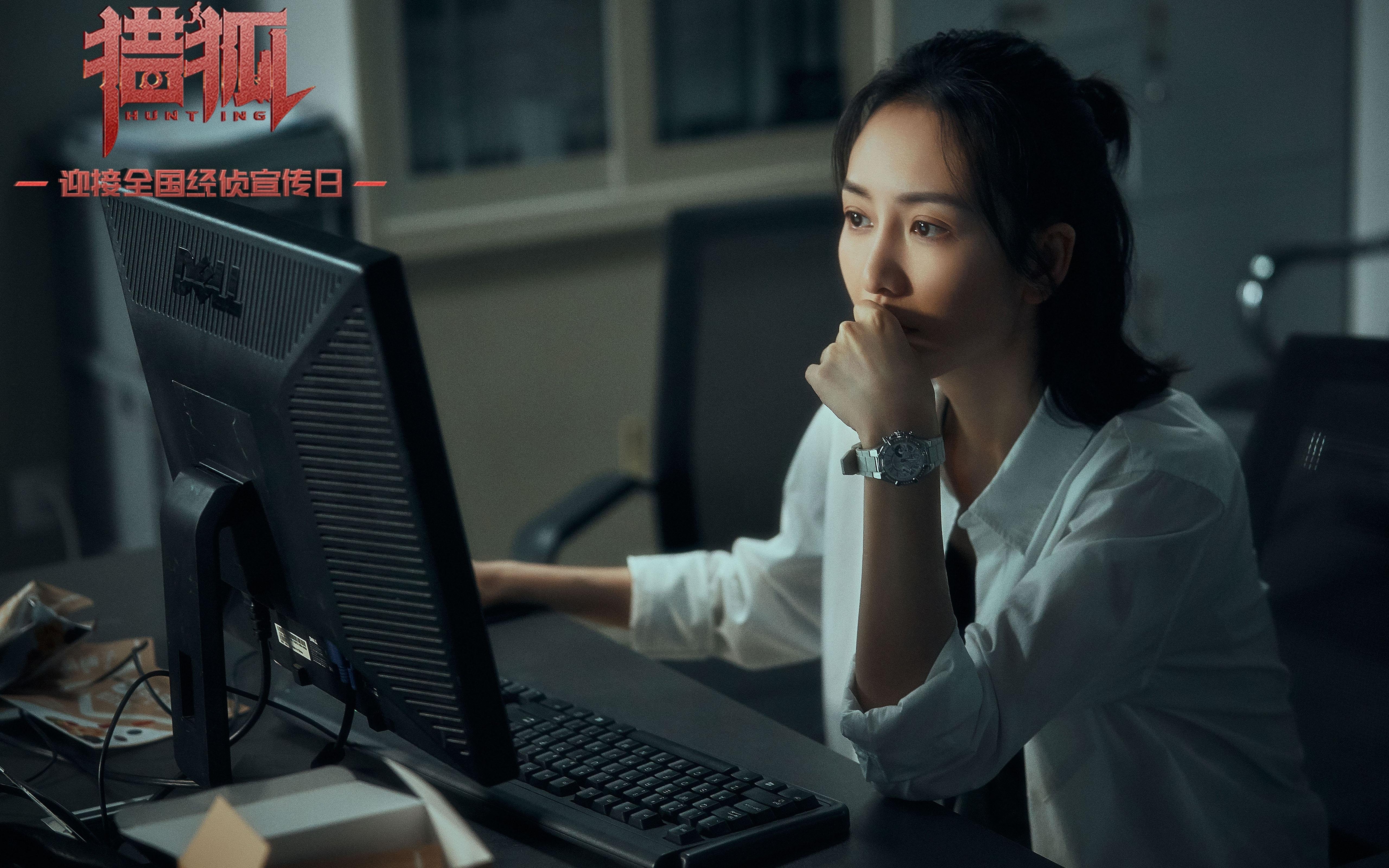 这是一篇为您定制的文章，从标题到内容，紧扣唯一性与关键词要求，力求将一场大胜与个人英雄主义的矛盾感写出张力